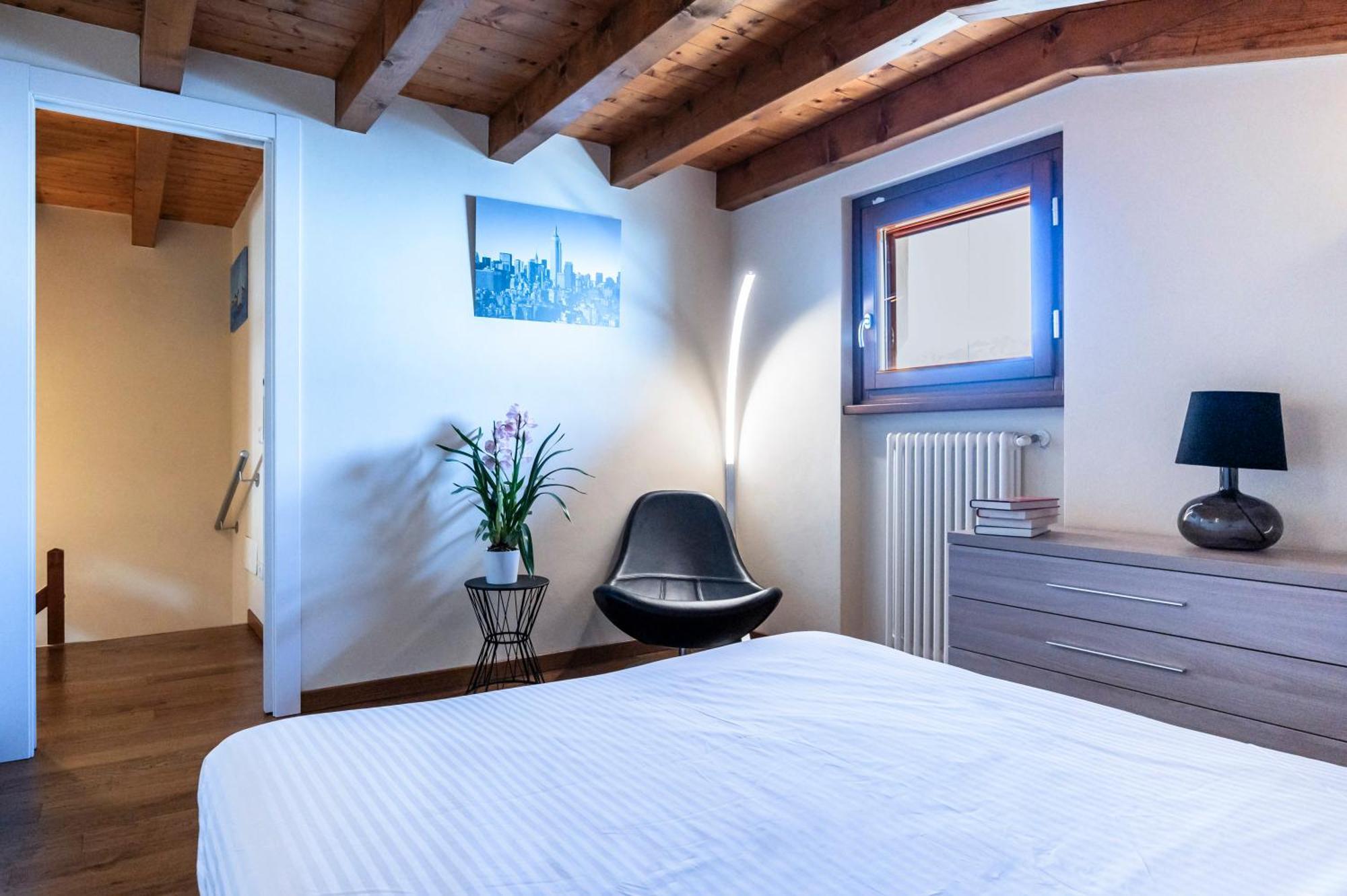 Iseo Lake Villa Con Vista Lago E Piscina Costa Volpino Exterior foto